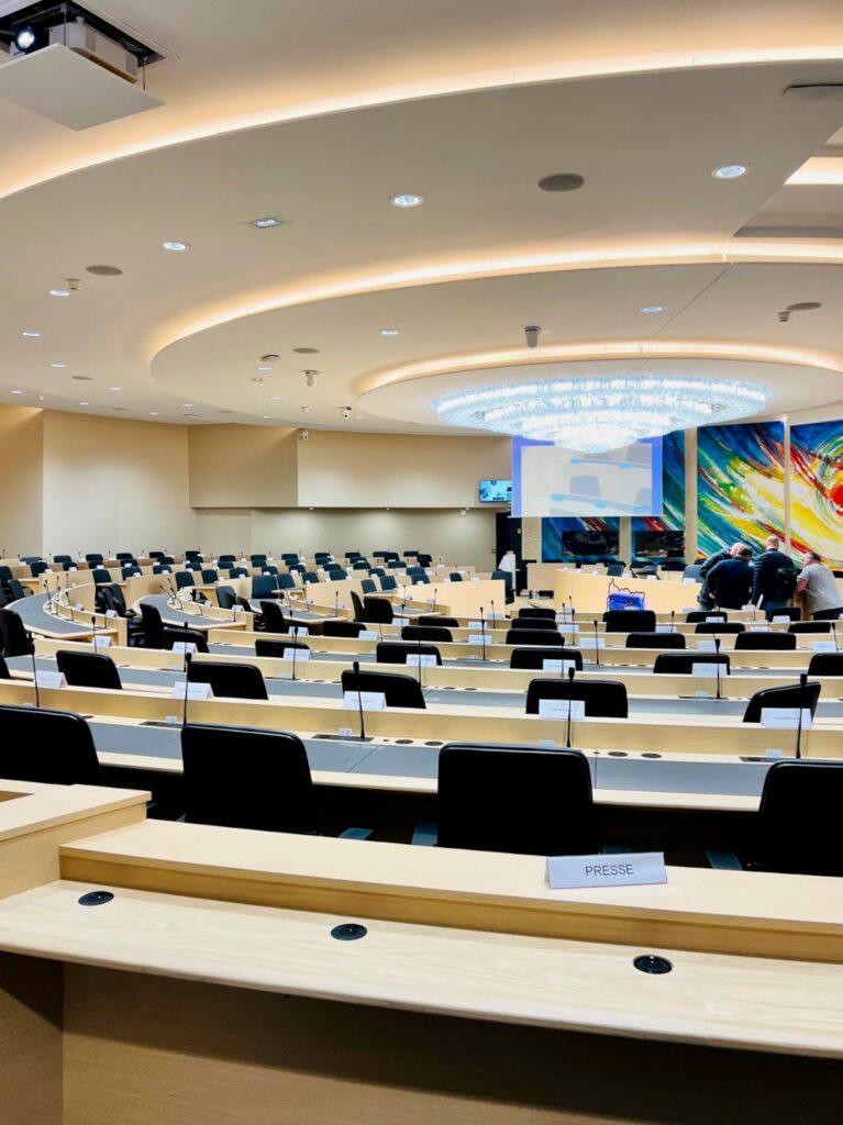 Conseil de région à Metz avec tissu tendu acoustique